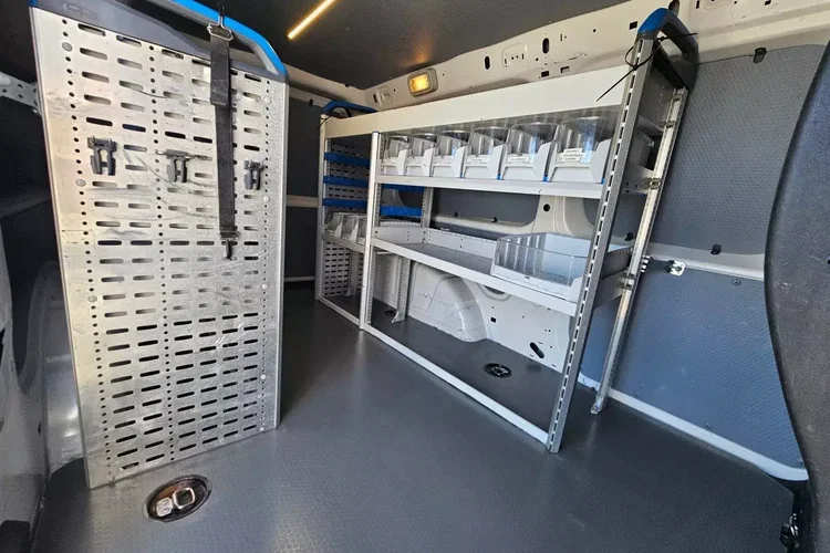 Volkswagen Caddy Long 49999zł NETTO Zabudowa Warsztatowa 2.0TDi/102KM zdjęcie 17