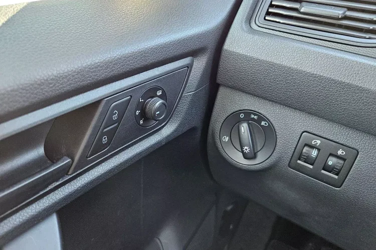 Volkswagen Caddy Long 49999zł NETTO Zabudowa Warsztatowa 2.0TDi/102KM zdjęcie 19