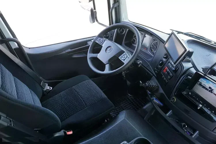 Mercedes ATEGO / 1524 / ACC / EURO 6 / IZOTERMA + WINDA / 16 PALET zdjęcie 13