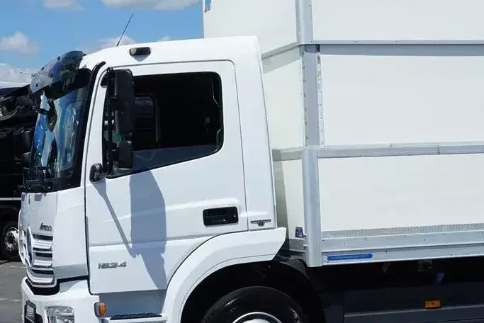 Mercedes ATEGO / 1524 / ACC / EURO 6 / IZOTERMA + WINDA / 16 PALET zdjęcie 24