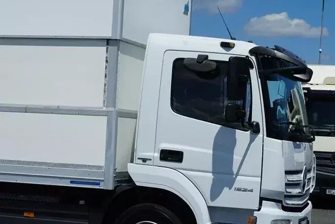Mercedes ATEGO / 1524 / ACC / EURO 6 / IZOTERMA + WINDA / 16 PALET zdjęcie 28