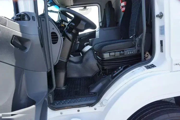 Mercedes ATEGO / 1524 / ACC / EURO 6 / IZOTERMA + WINDA / 16 PALET zdjęcie 38