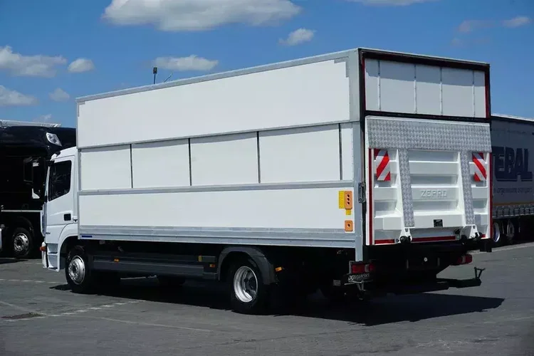 Mercedes ATEGO / 1524 / ACC / EURO 6 / IZOTERMA + WINDA / 16 PALET zdjęcie 6