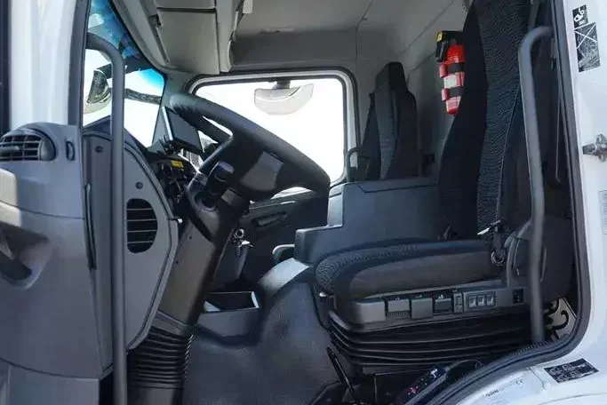 Mercedes ATEGO / 1524 / ACC / EURO 6 / IZOTERMA + WINDA / 16 PALET zdjęcie 7