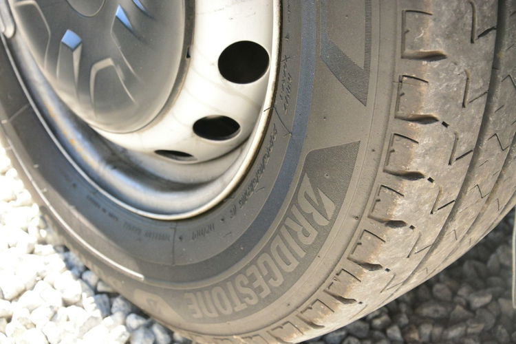 Renault Master sredniak L2H2 3 osobowy lift pełna opcja zdjęcie 13