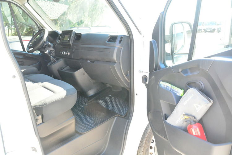 Renault Master sredniak L2H2 3 osobowy lift pełna opcja zdjęcie 6