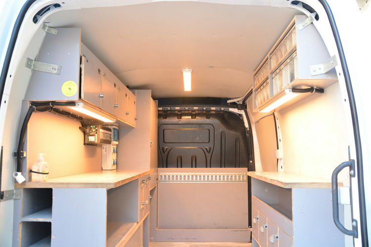 Renault Master sredniak L2H2 3 osobowy lift pełna opcja zdjęcie 8