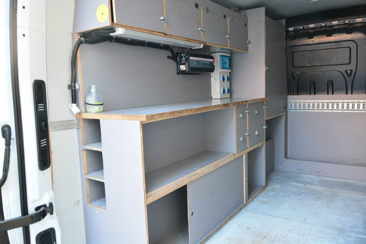 Renault Master sredniak L2H2 3 osobowy lift pełna opcja zdjęcie 9