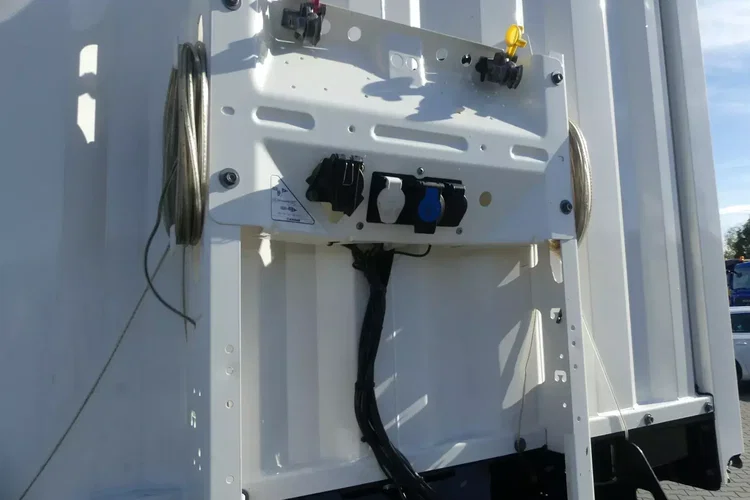 Krone FIRANKA / OŚ PODNOSZONA / IDEALNY STAN / zdjęcie 13