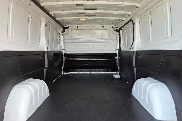 Renault Trafic L2H1 54999zł NETTO 1.6dCi/120KM zdjęcie 14