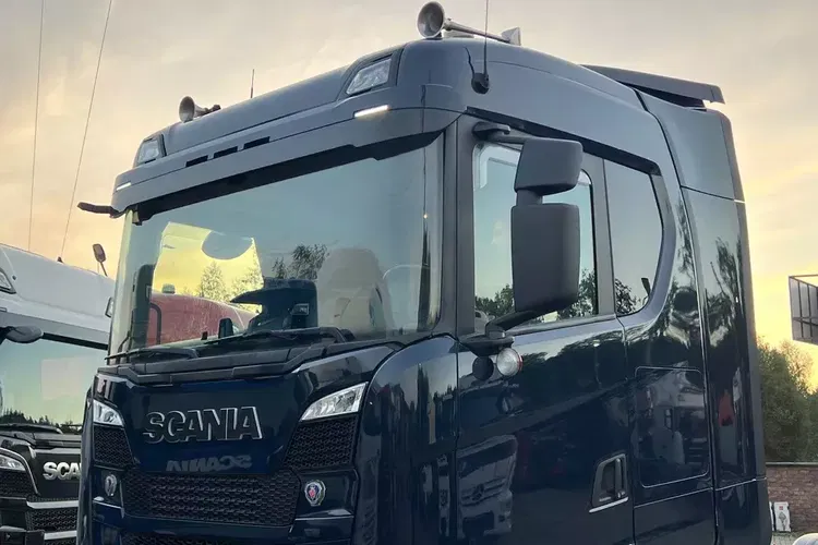 Scania S500 z Niemiec full opcja hydraulika skóry alcoa navi full led 6x poduszek zdjęcie 11