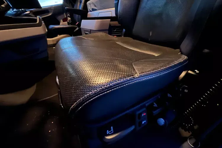 Scania S500 z Niemiec full opcja hydraulika skóry alcoa navi full led 6x poduszek zdjęcie 29