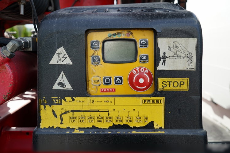 Mercedes / AXOR 2633 / 6X4 / SKRZYNIOWY - 6, 55 M / MOCNA PODŁOGA / HDS FASSI F155 / wysów: 10 M / MAX UDŹWIG 6 000 KG / MANUAL  / STEROWANIE RADIOWE / zdjęcie 24