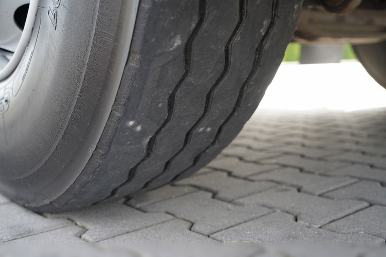 Mercedes / AXOR 2633 / 6X4 / SKRZYNIOWY - 6, 55 M / MOCNA PODŁOGA / HDS FASSI F155 / wysów: 10 M / MAX UDŹWIG 6 000 KG / MANUAL  / STEROWANIE RADIOWE / zdjęcie 28