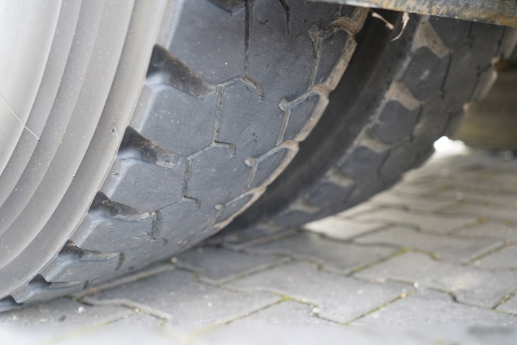 Mercedes / AXOR 2633 / 6X4 / SKRZYNIOWY - 6, 55 M / MOCNA PODŁOGA / HDS FASSI F155 / wysów: 10 M / MAX UDŹWIG 6 000 KG / MANUAL  / STEROWANIE RADIOWE / zdjęcie 31