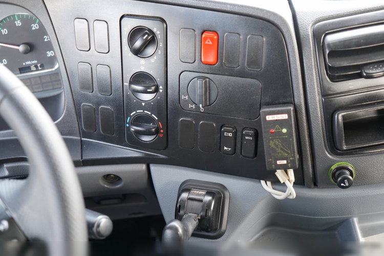 Mercedes / AXOR 2633 / 6X4 / SKRZYNIOWY - 6, 55 M / MOCNA PODŁOGA / HDS FASSI F155 / wysów: 10 M / MAX UDŹWIG 6 000 KG / MANUAL  / STEROWANIE RADIOWE / zdjęcie 39