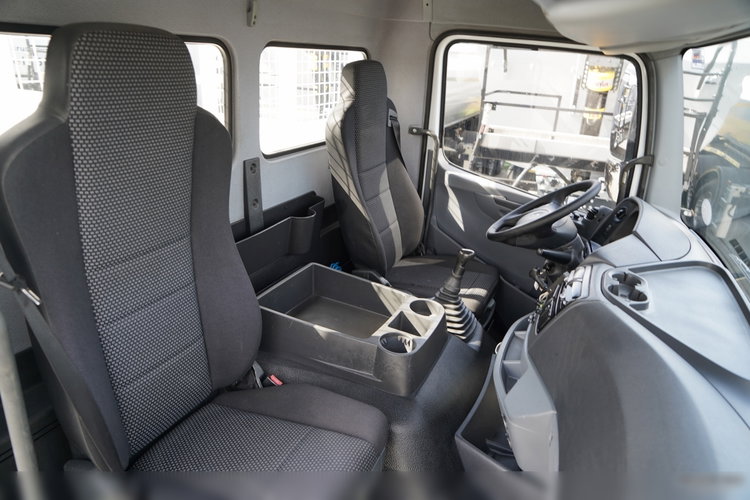 Mercedes / AXOR 2633 / 6X4 / SKRZYNIOWY - 6, 55 M / MOCNA PODŁOGA / HDS FASSI F155 / wysów: 10 M / MAX UDŹWIG 6 000 KG / MANUAL  / STEROWANIE RADIOWE / zdjęcie 44