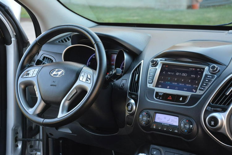 Hyundai ix35 2.0CRDI(136KM) Premium Panorama Skóry duża Navi Kamera ASO zdjęcie 17
