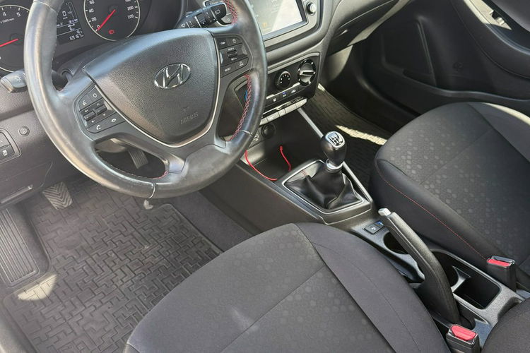 Hyundai i20 Navi Kamera Asysten Pasa Led Salon Polski 68 tyś przebieg Gwarancja zdjęcie 9