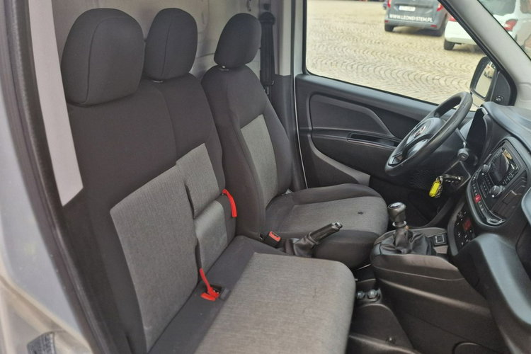 Fiat Doblo (Nr. 116) Doblo Maxi.3 osobowy, 2.0 MultiJet 135 KM , KLIMA, 2016 rok zdjęcie 9