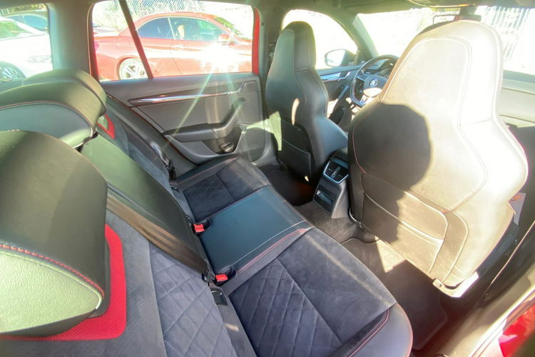 Skoda Octavia 2.0 tsi 240 KM kolor individual full opcja mały przebieg zdjęcie 26