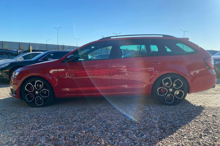 Skoda Octavia 2.0 tsi 240 KM kolor individual full opcja mały przebieg zdjęcie 9