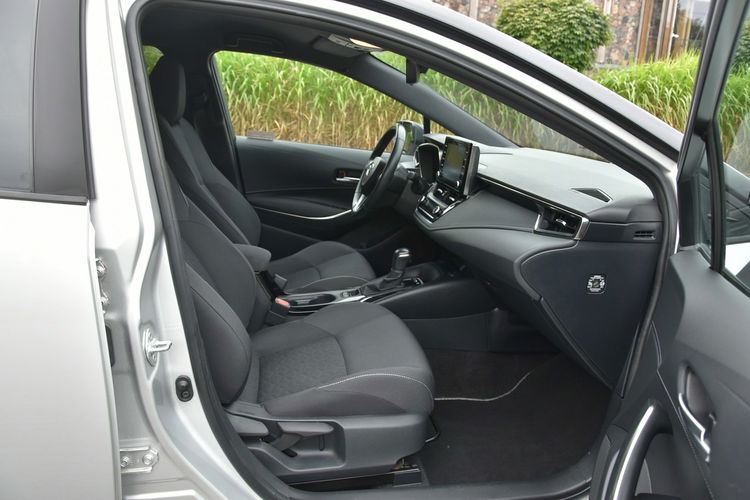 Toyota Corolla 1.8Hybrid 2021r. SALON Kamera FullLED Climatronic Virtual 66tkm zdjęcie 14