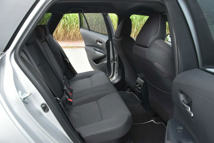 Toyota Corolla 1.8Hybrid 2021r. SALON Kamera FullLED Climatronic Virtual 66tkm zdjęcie 15