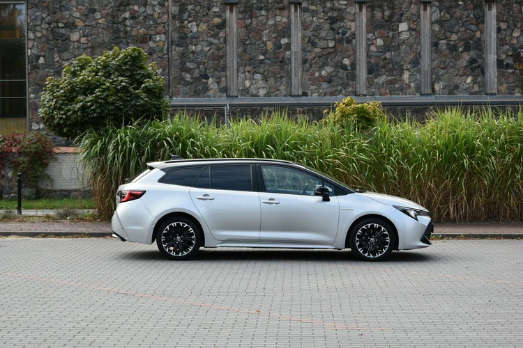 Toyota Corolla 1.8Hybrid 2021r. SALON Kamera FullLED Climatronic Virtual 66tkm zdjęcie 9