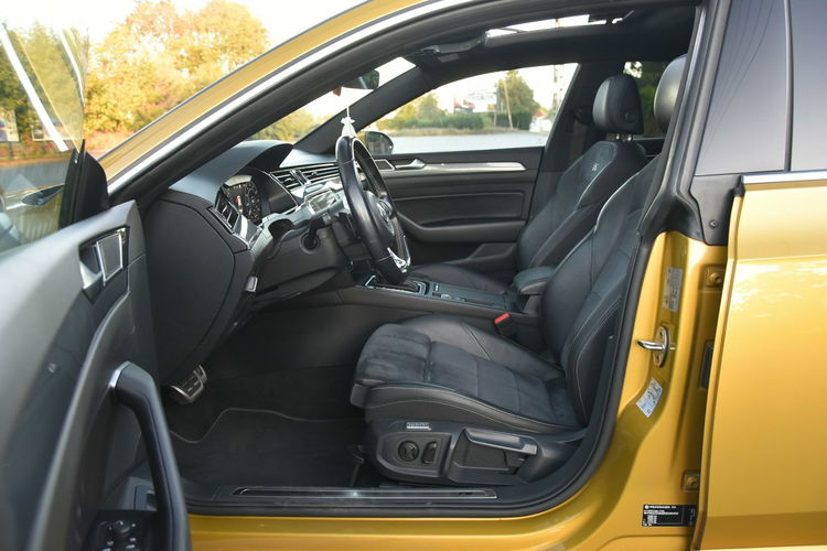 Volkswagen Arteon 4Motion 2.0TDi 239KM DSG 2019r. R-Line Kamera LEDy Panorama zdjęcie 16