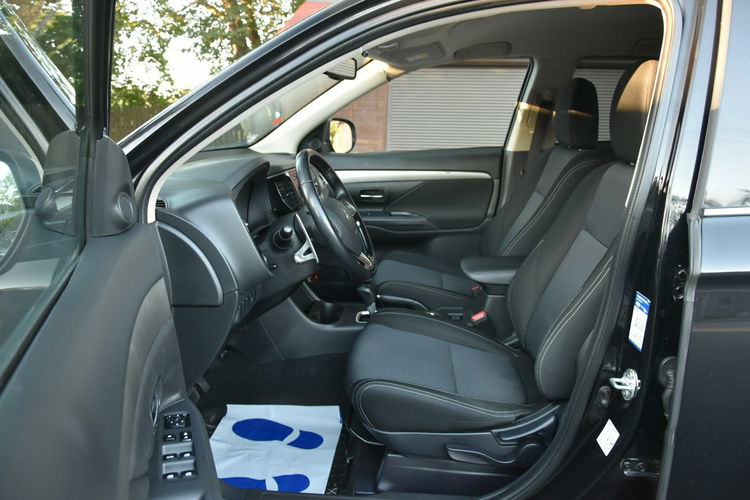 Mitsubishi Outlander 4WD 2.0 150KM Automat 2015r. lift 4x4 Climatronic LED NAVI Kamera zdjęcie 17