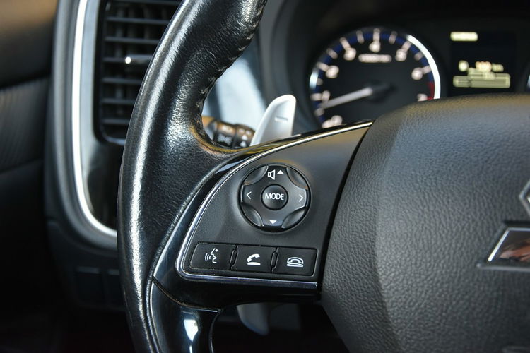 Mitsubishi Outlander 4WD 2.0 150KM Automat 2015r. lift 4x4 Climatronic LED NAVI Kamera zdjęcie 25
