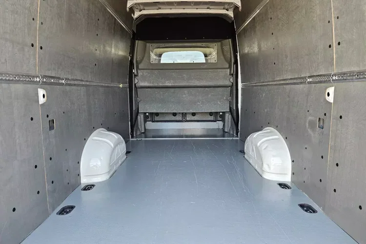 Volkswagen Crafter L4H2 109900zł NETTO Brygadówka 7 osób 2.0TDi/140KM zdjęcie 13