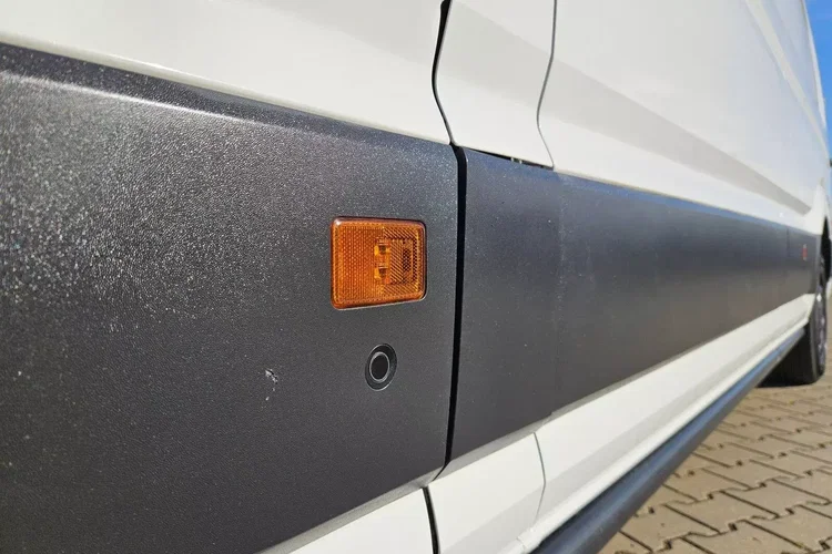 Volkswagen Crafter L4H2 109900zł NETTO Brygadówka 7 osób 2.0TDi/140KM zdjęcie 17