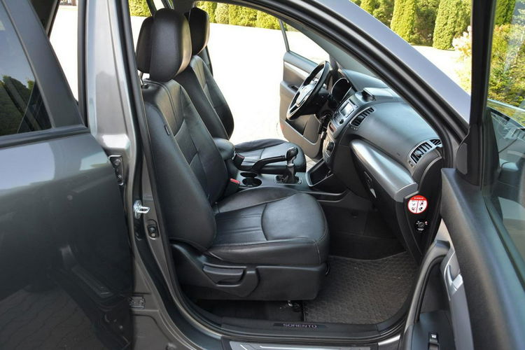 Kia Sorento Lift 4x4 Skóry Ledy bi-xenon Kamera Wentylacja Park Assist Hak zdjęcie 16