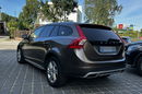 Volvo V60 Cross Country 2.0D 190KM Automat Skóry Navi Bixenon czarny sufit zdjęcie 4