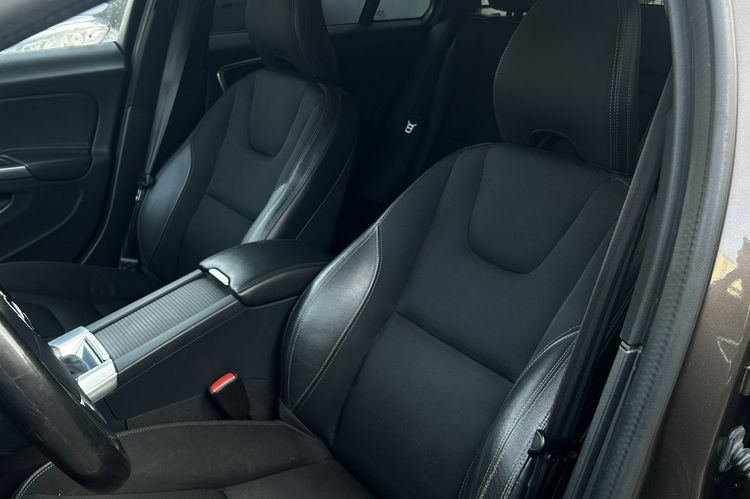 Volvo V60 Cross Country 2.0D 190KM Automat Skóry Navi Bixenon czarny sufit zdjęcie 7