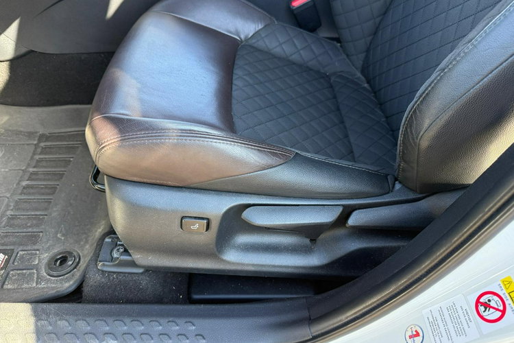 Toyota C-HR navi, automat, hybryda, zarejestrowana zdjęcie 19