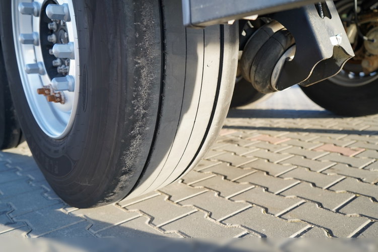 Schmitz / WYWROTKA / 26 m3 / HYDROKLAPA / OŚ PODNOSZONA /  zdjęcie 15