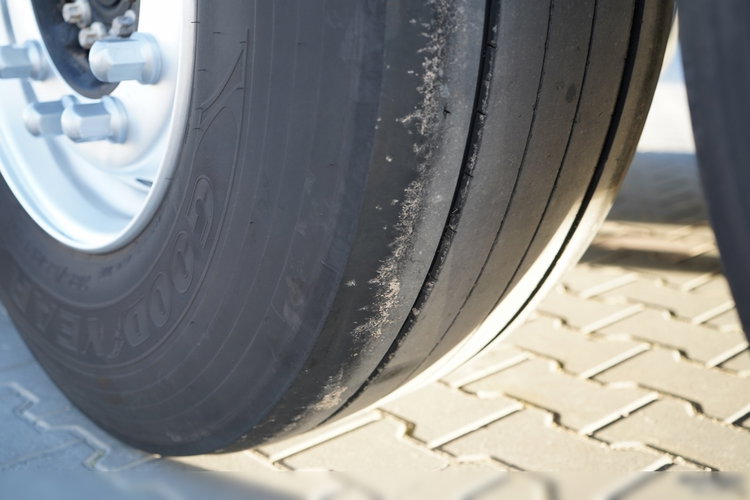 Schmitz / WYWROTKA / 26 m3 / HYDROKLAPA / OŚ PODNOSZONA /  zdjęcie 16