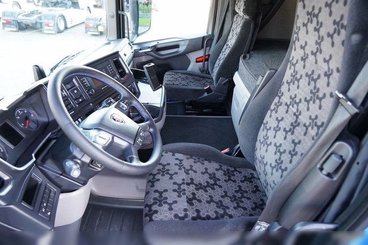 Scania R 450 / RETARDER / HYDRAULIKA / KLIMATYZACJA POSTOJOWA / ALUFELGI / PO KONTRAKCIE SERWISOWYM zdjęcie 23