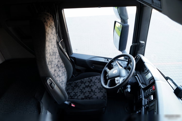 Scania R 450 / RETARDER / HYDRAULIKA / KLIMATYZACJA POSTOJOWA / ALUFELGI / PO KONTRAKCIE SERWISOWYM zdjęcie 25