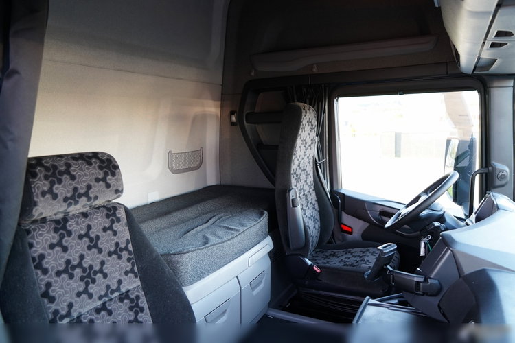 Scania R 450 / RETARDER / HYDRAULIKA / KLIMATYZACJA POSTOJOWA / ALUFELGI / PO KONTRAKCIE SERWISOWYM zdjęcie 33