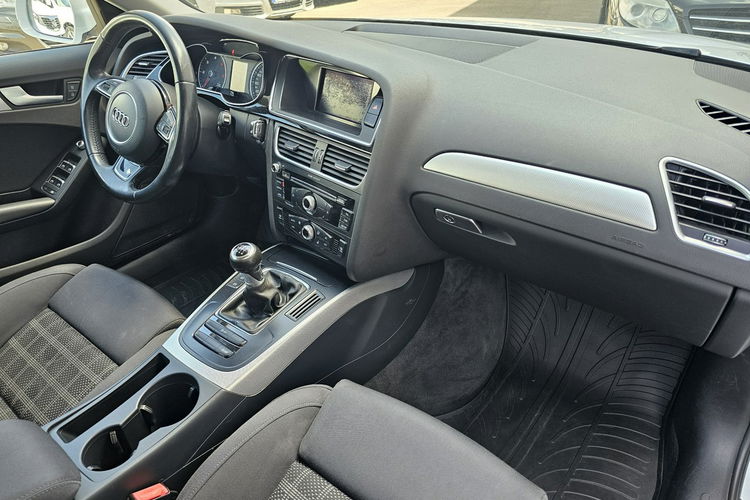 Audi A4 model 2015 , biała perła, bezwypadkowy , serwiowany, led, hak zdjęcie 16