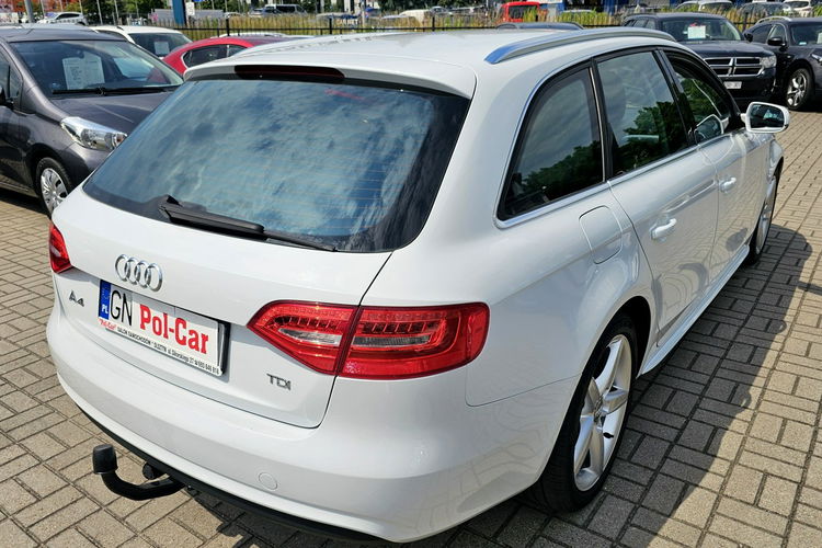 Audi A4 model 2015 , biała perła, bezwypadkowy , serwiowany, led, hak zdjęcie 9