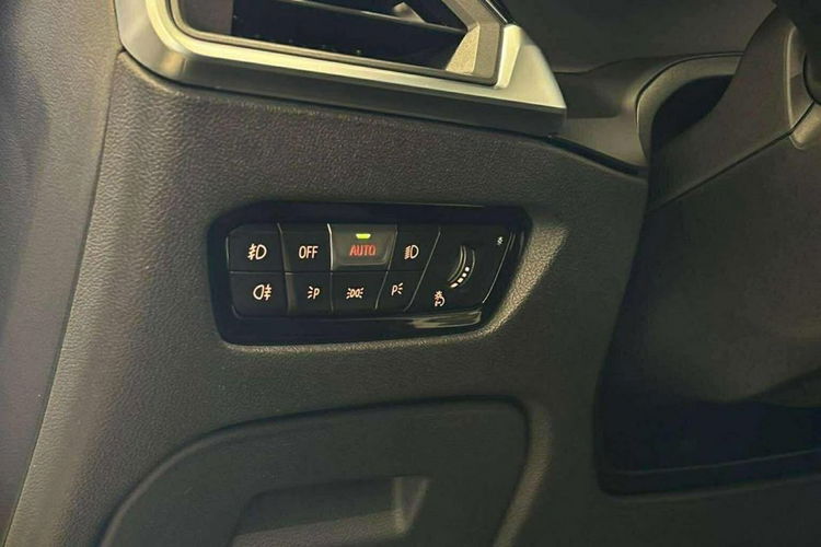 BMW 320 I Steptronic Navi Pro. Live Cockpit Full Opcja zdjęcie 14