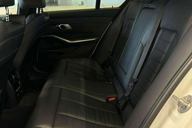 BMW 320 I Steptronic Navi Pro. Live Cockpit Full Opcja zdjęcie 9