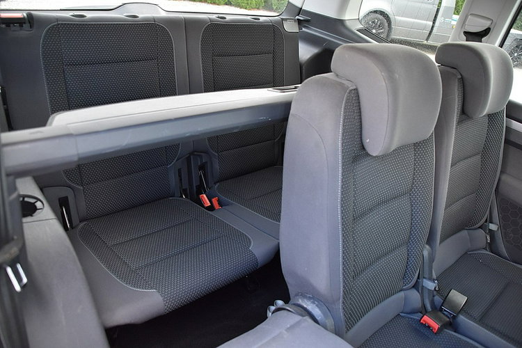 Volkswagen Touran 2.0TDI 140Km 7-os Kamera Navi Gwarancja zdjęcie 10