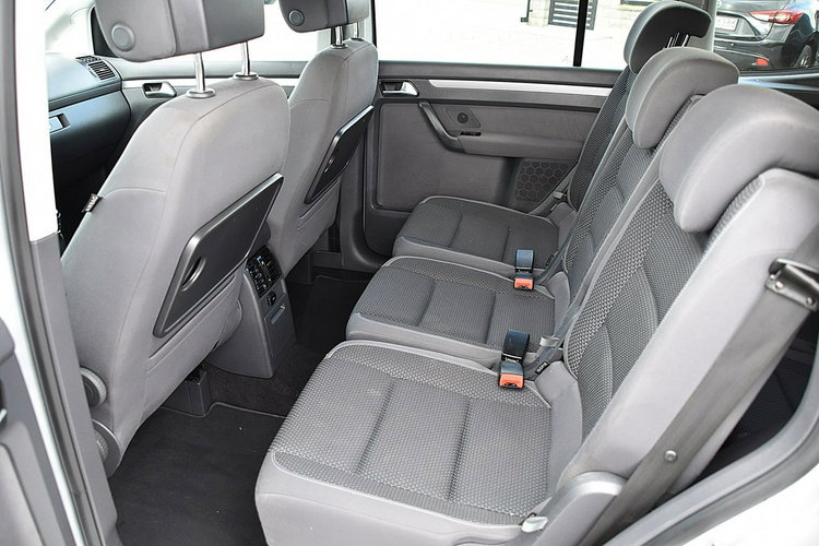 Volkswagen Touran 2.0TDI 140Km 7-os Kamera Navi Gwarancja zdjęcie 7