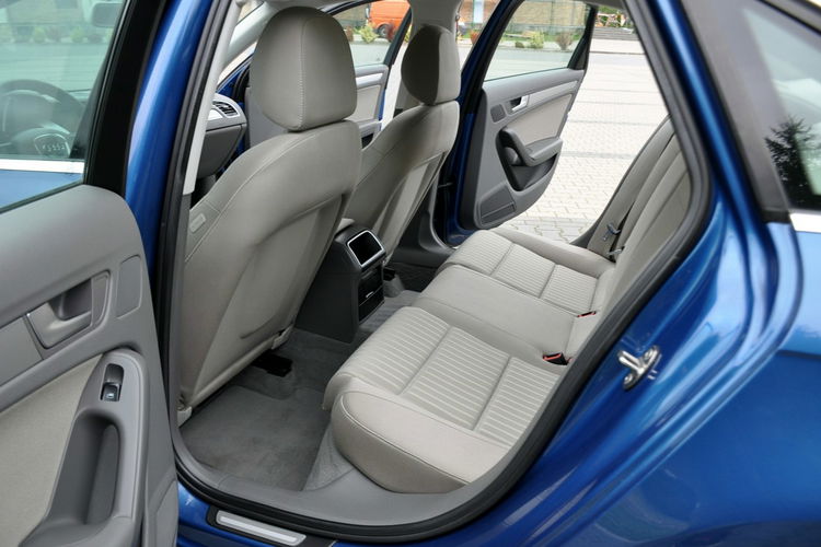 Audi A4 2.0T(211KM) 156tyś.km Quattro Xenon Led Navi Parktronik IWł Alu16"ASO zdjęcie 20